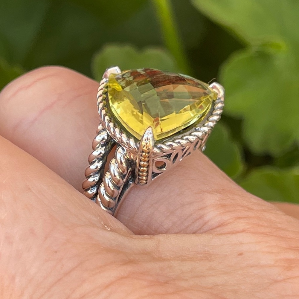 Pangea Mines Trillion Cut Ouro Verde Ring size 7